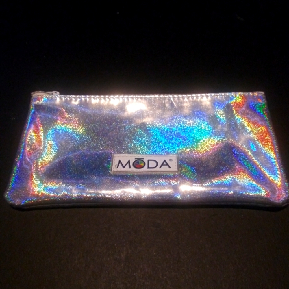🖤3 for$15 Shimmering Moda Make-up bag